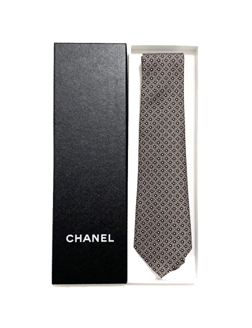 Cravate CHANEL en soie 100%