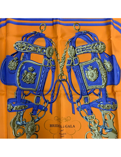 Carré HERMES Brides de Gala mauve en soie