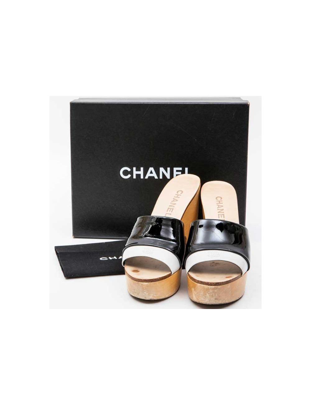 Sabots T 37.5 CHANEL en bois