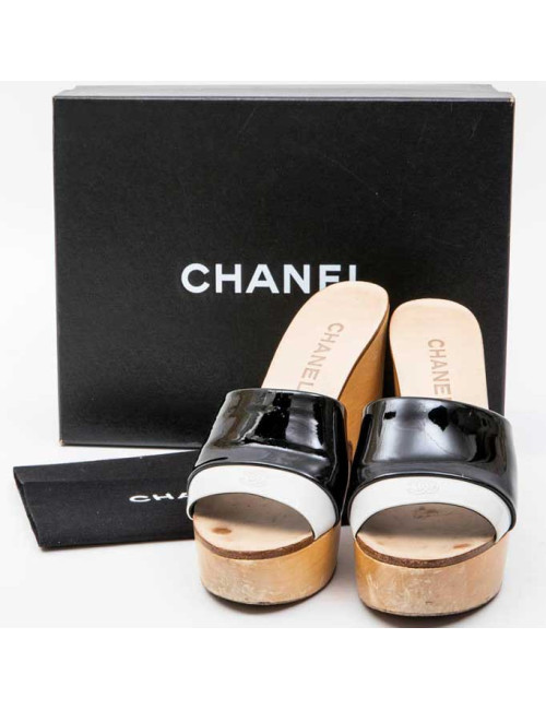 CHANEL clogs mules in wood and light gray patent leather size 37.5