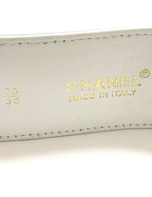 Ceinture blanche CHANEL vintage en cuir T75