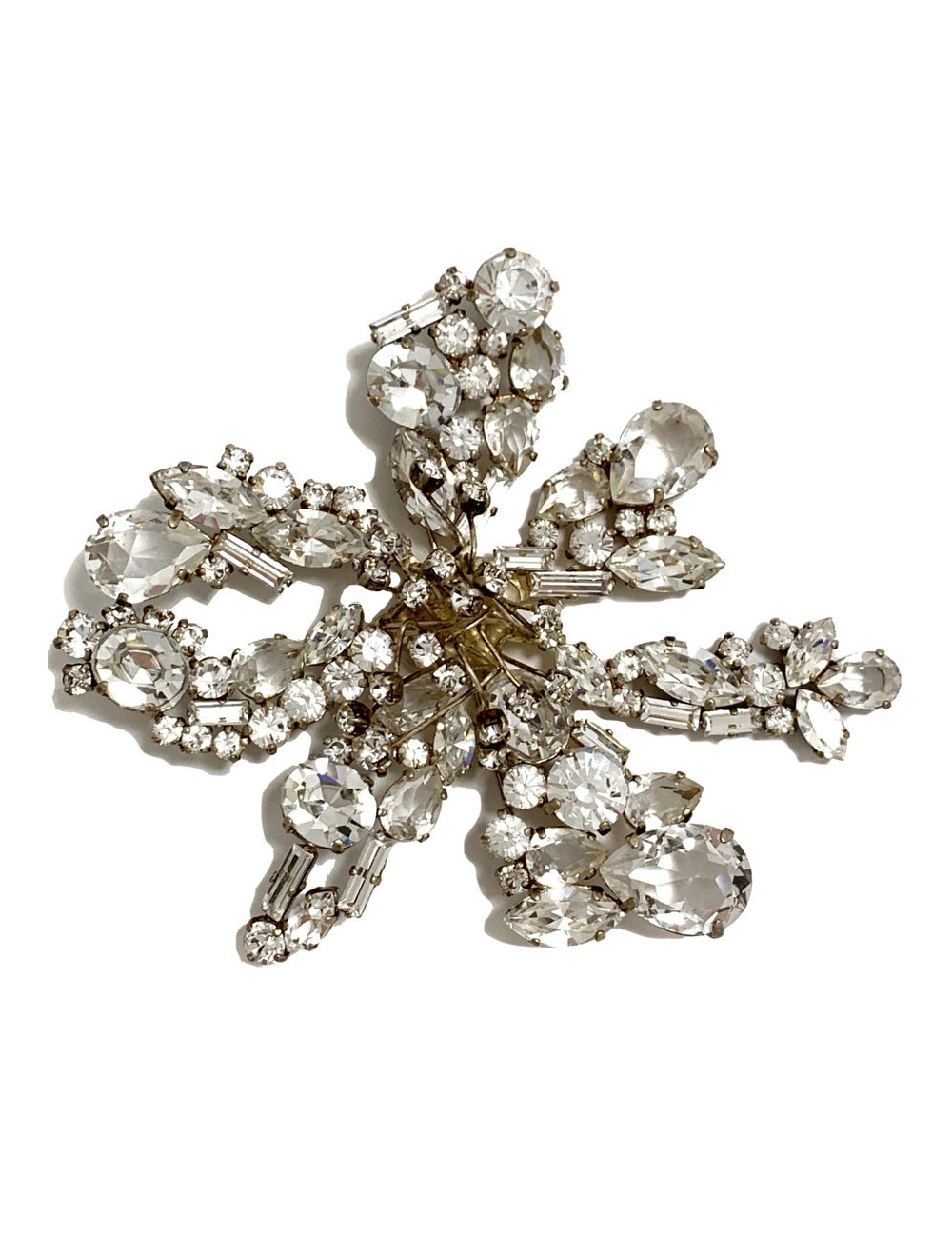 Broche CHRISTIAN LACROIX en brillants 