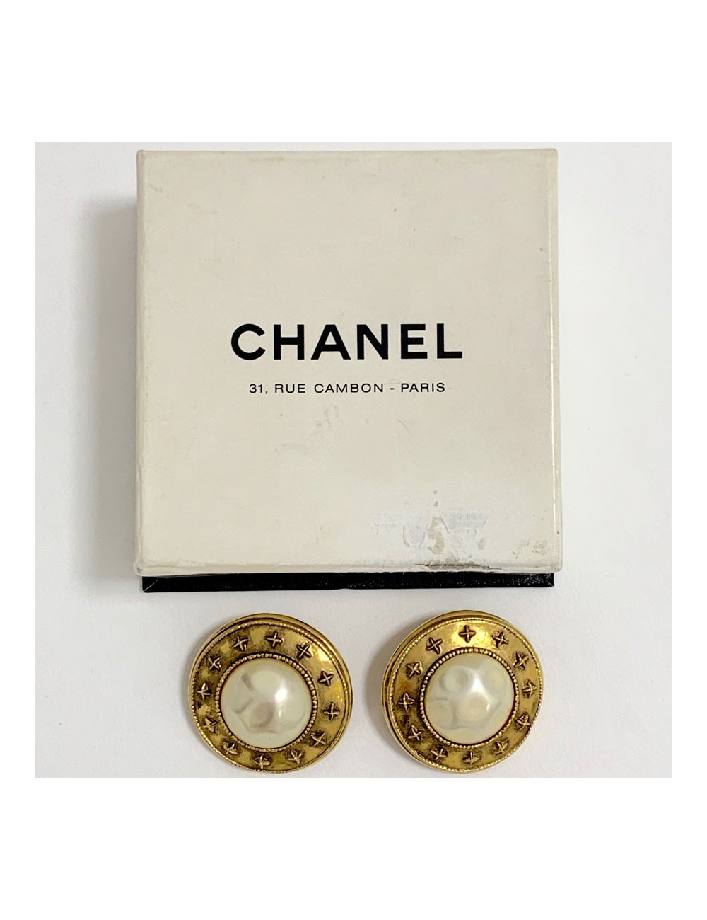 Boucles d'oreille clips CHANEL 80'
