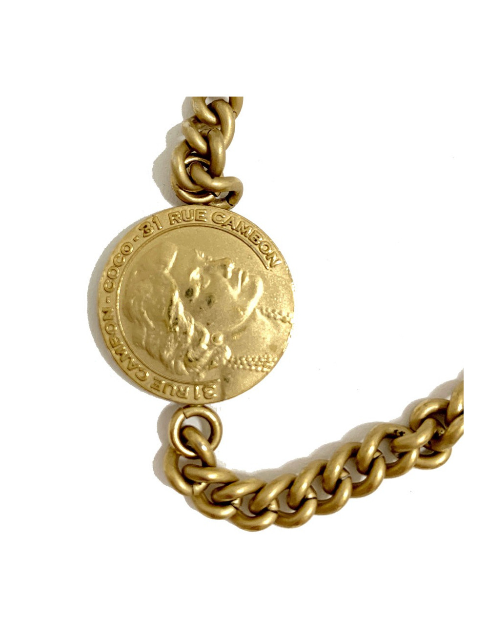 Sautoir CHANEL médaille dorée