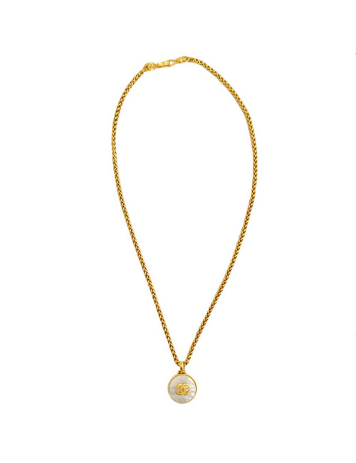 Sautoir medaillon nacré CHANEL