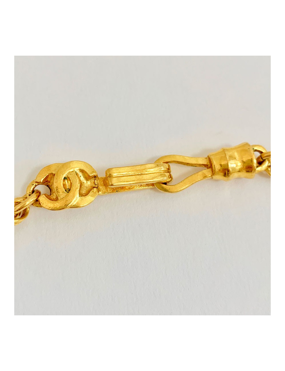 Sautoir medaillon nacré CHANEL