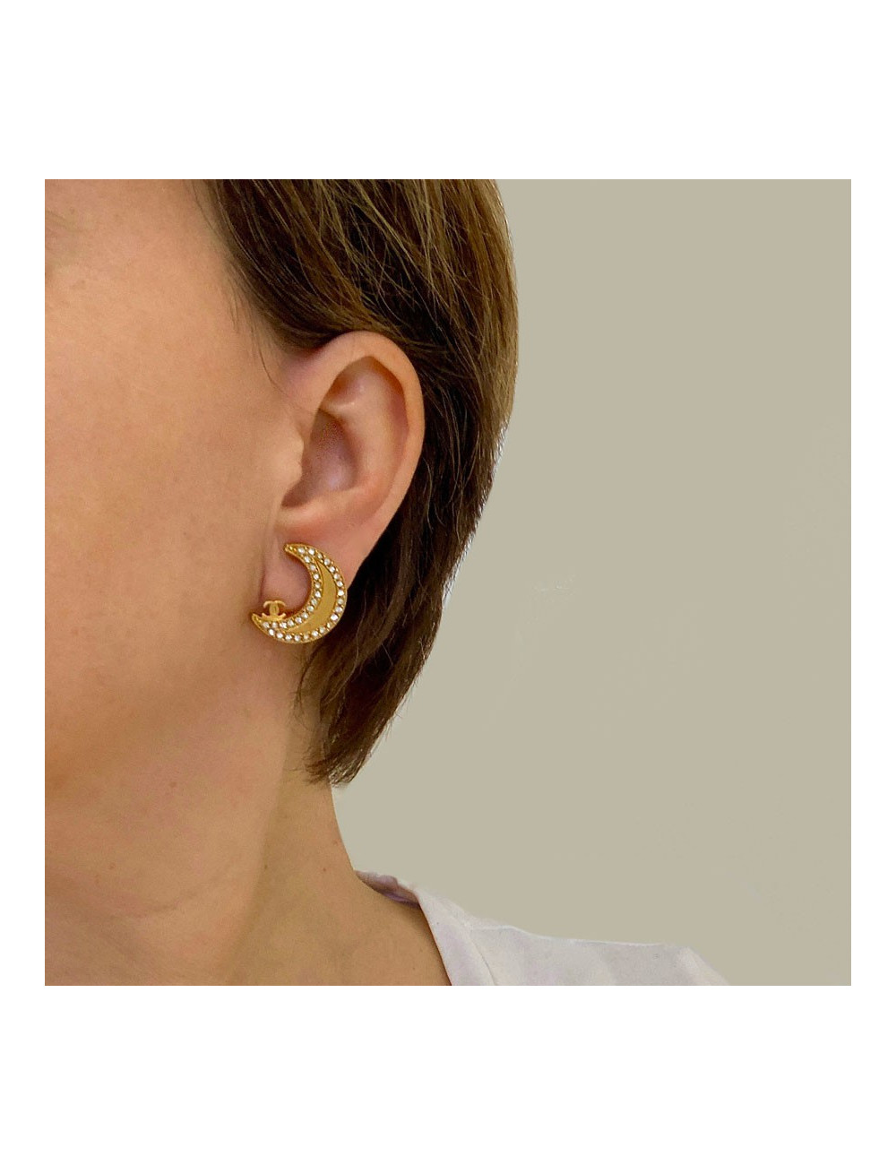 Boucles d'oreille clips CHANEL croissant de lune doré