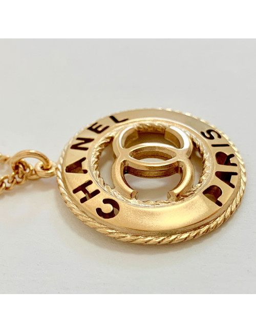 Collier CHANEL pendentif CC CHANEL PARIS