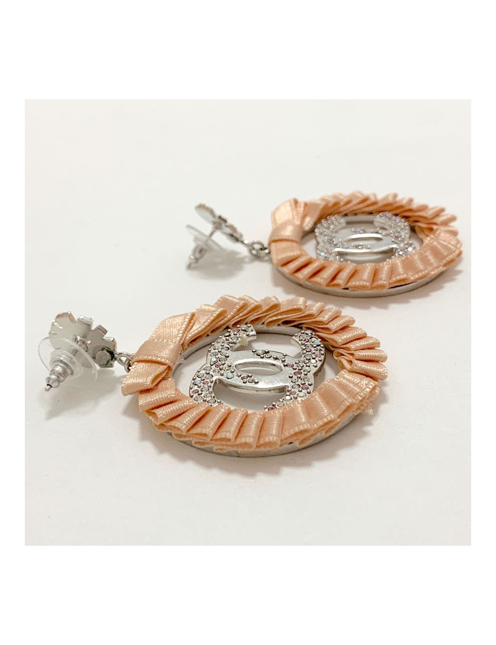 Clous pendants CC CHANEL roses