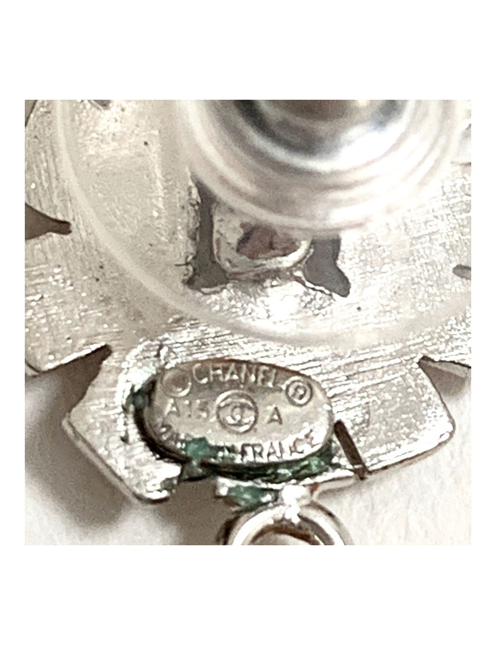 Clous pendants CC CHANEL roses