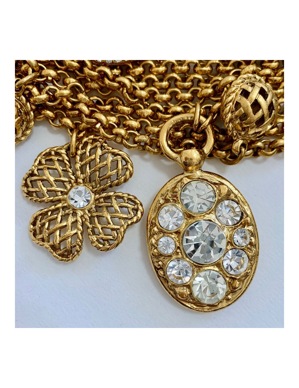 Bracelet charms CHRISTIAN DIOR doré et strass