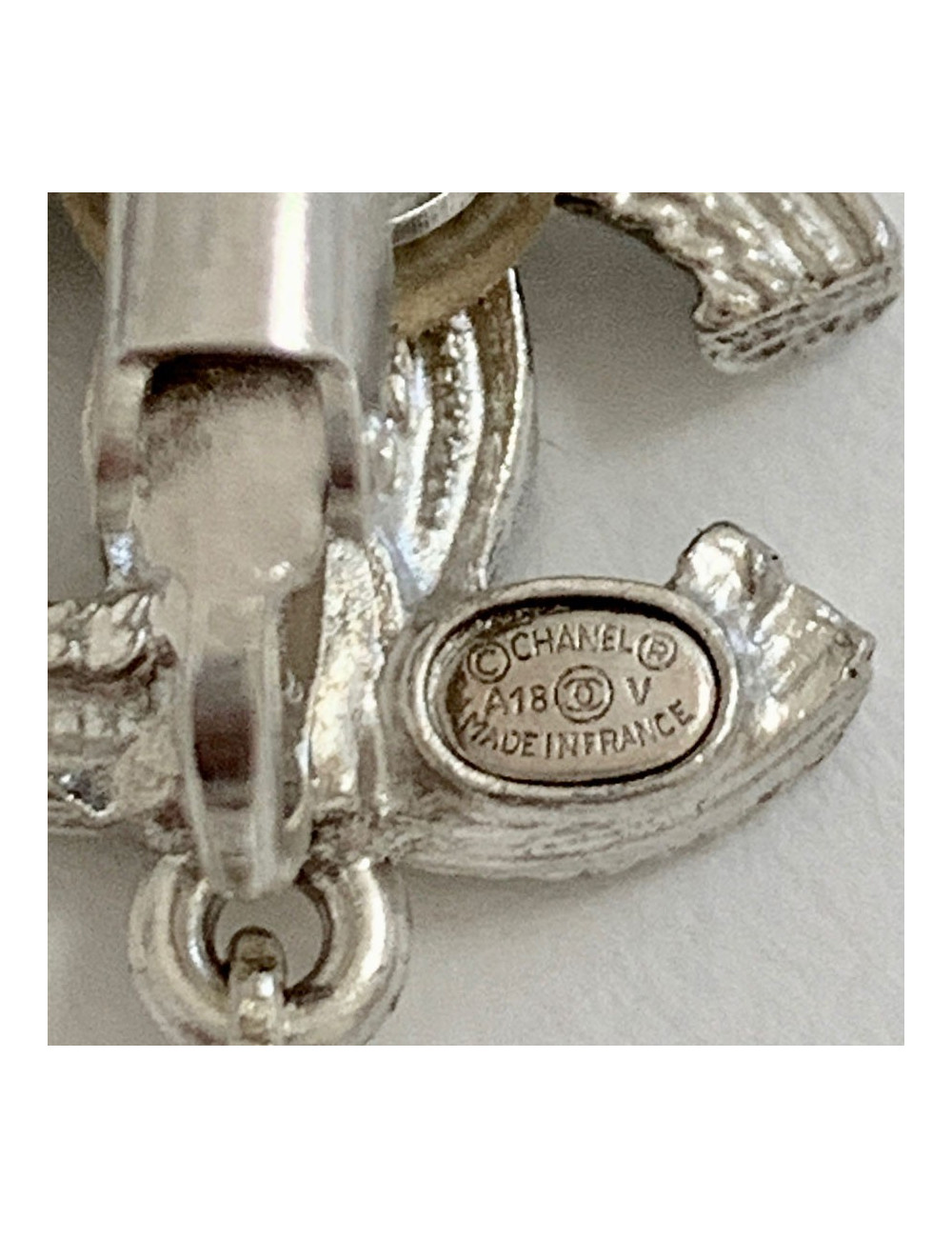 Clips pendants CHANEL perles nacrées