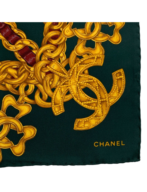 Carré CHANEL imprimé chaînes dorées en soie vert foncé 