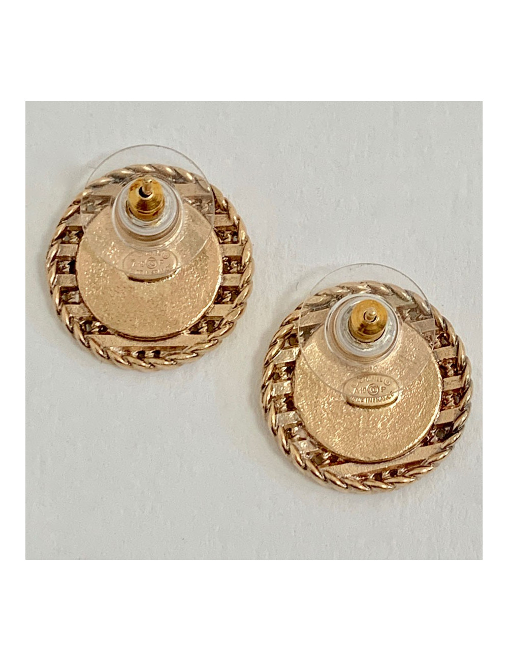 Clous d'oreilles CHANEL