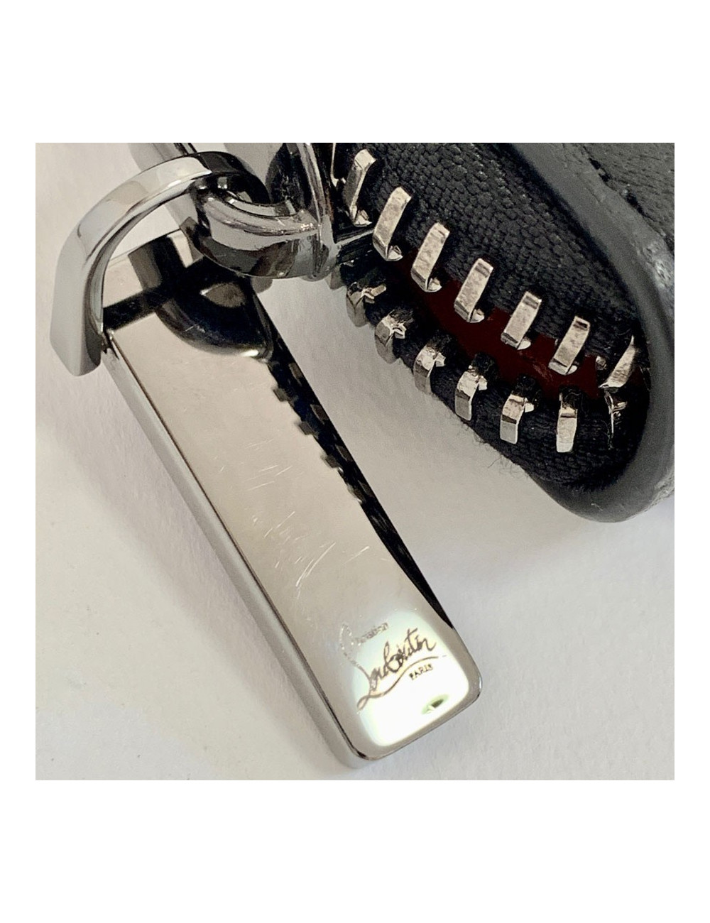 Portefeuille LOUBOUTIN Panettone cuir clouté noir