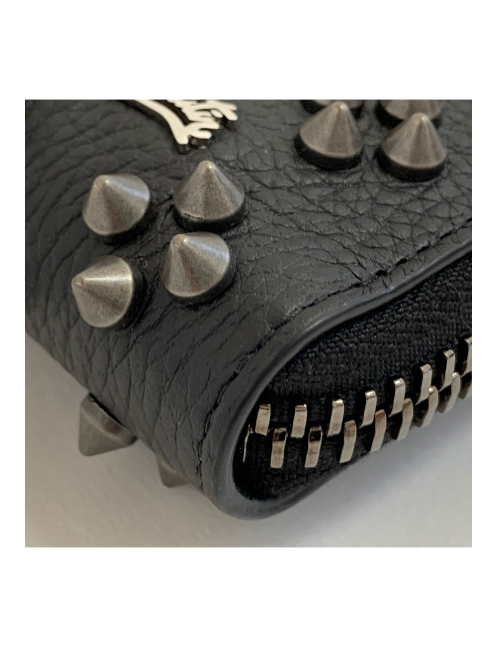 Portefeuille LOUBOUTIN Panettone cuir clouté noir