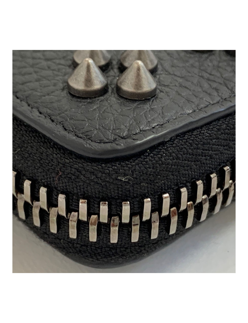 Portefeuille LOUBOUTIN en cuir noir 