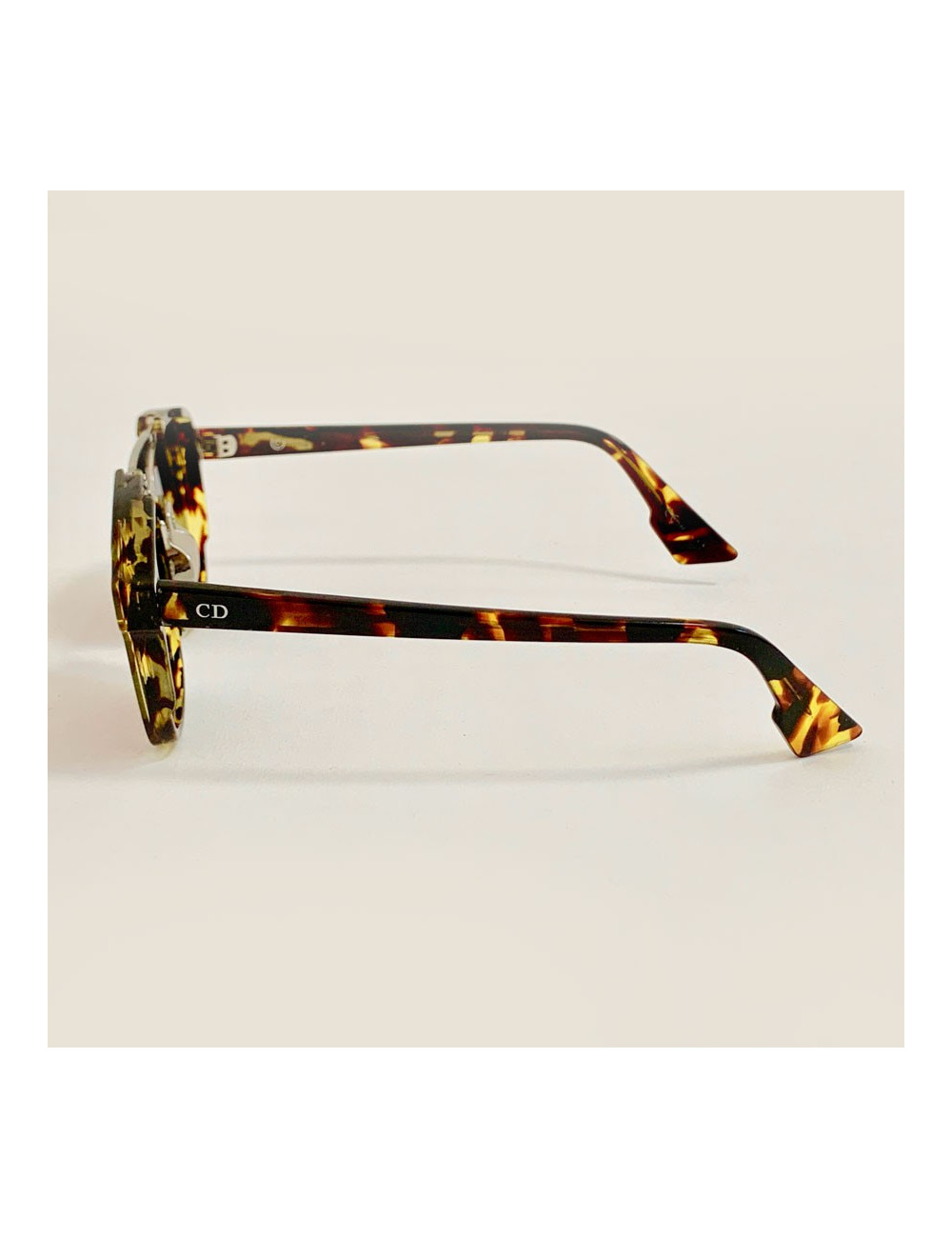 Lunettes de soleil DIOR modèle Abstract écaille verres violets