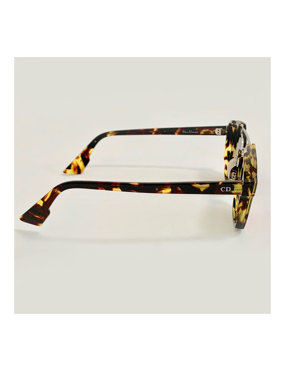 Lunettes de soleil DIOR modèle Abstract écaille verres violets