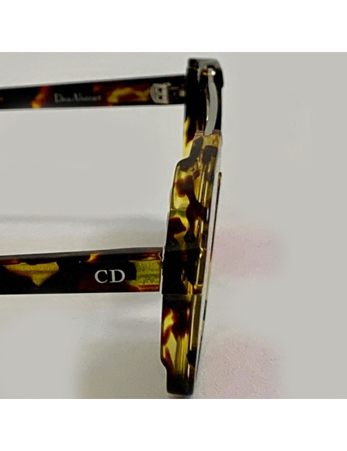 Lunettes de soleil DIOR modèle Abstract écaille verres violets