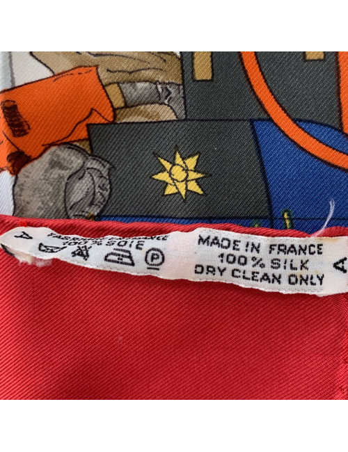 Carré rouge HERMES L'hiver en Poste