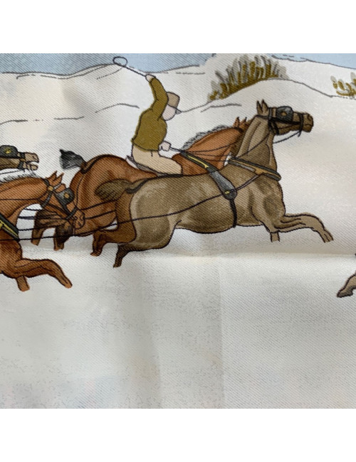 Carré rouge HERMES L'hiver en Poste