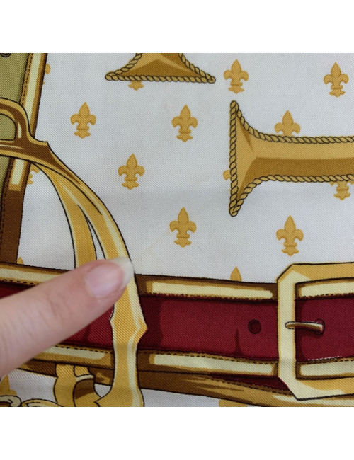 Carré HERMES 'Selles à Housse' en soie rouge vintage