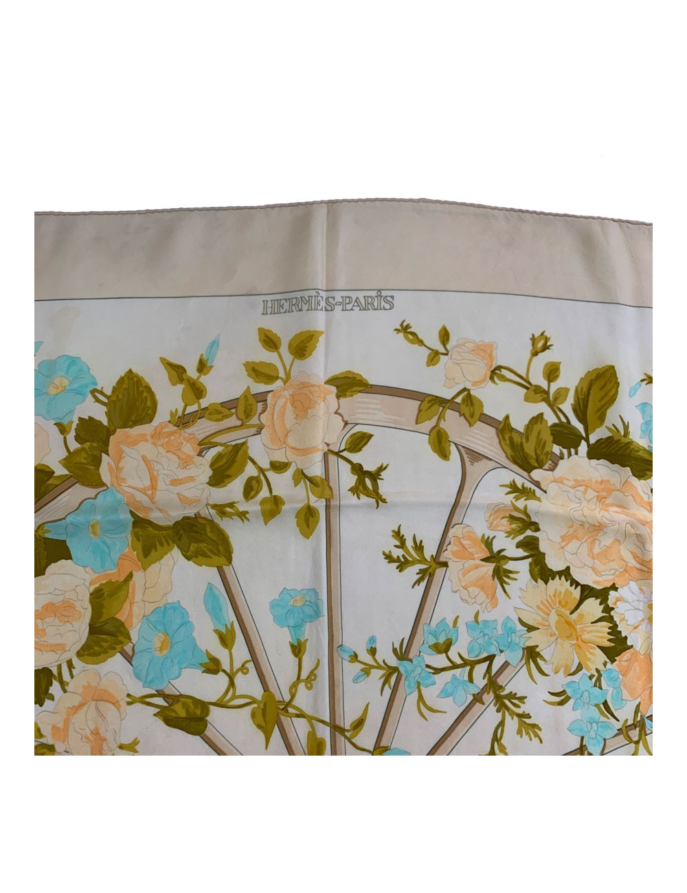 Carré HERMES 'Romantique' Vintage en soie beige