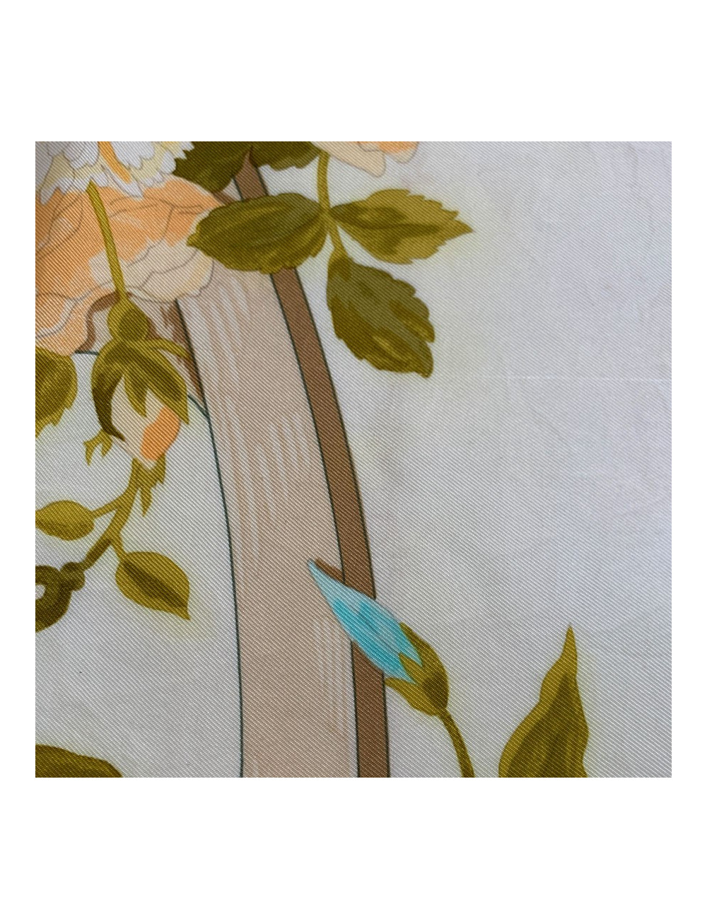 Carré HERMES 'Romantique' Vintage en soie beige