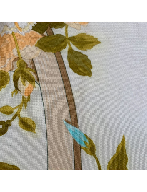 Carré HERMES 'Romantique' Vintage en soie beige