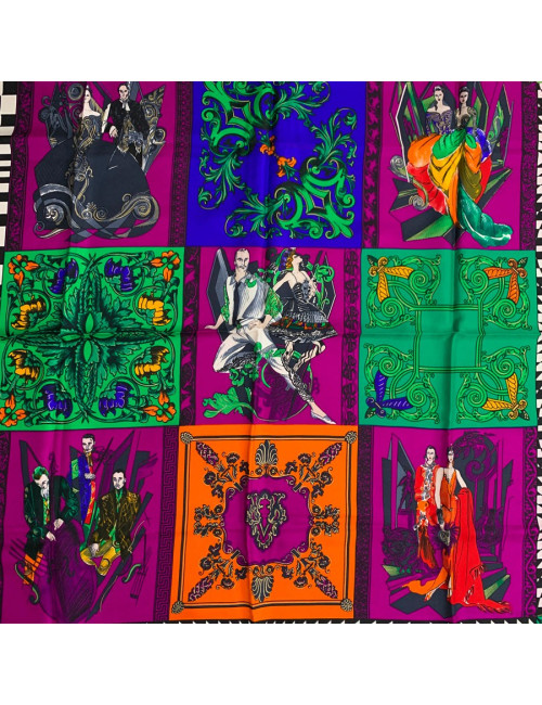 Carré soie GIANNI VERSACE