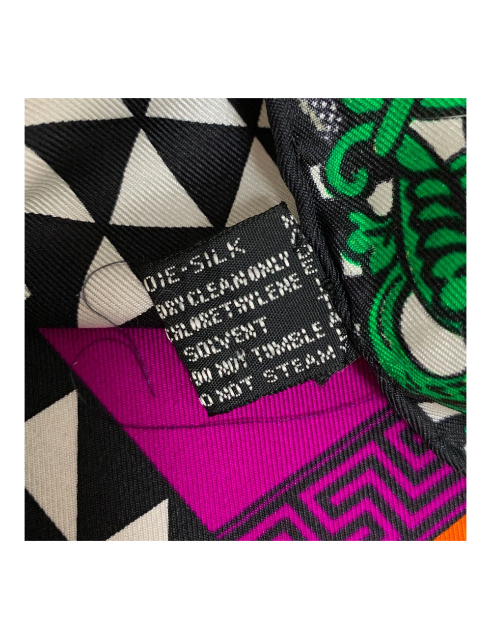 Carré GIANNI VERSACE multicolore en soie