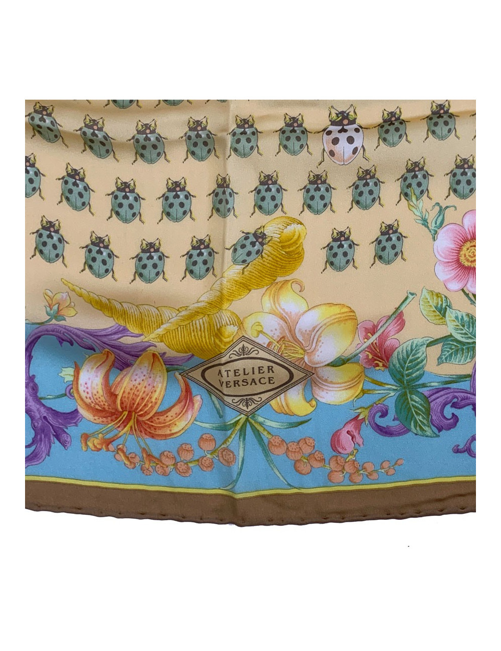 Carré vintage ATELIER VERSACE coccinelle en soie 