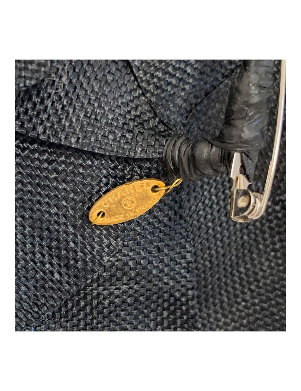 Broche CHANEL lin noir