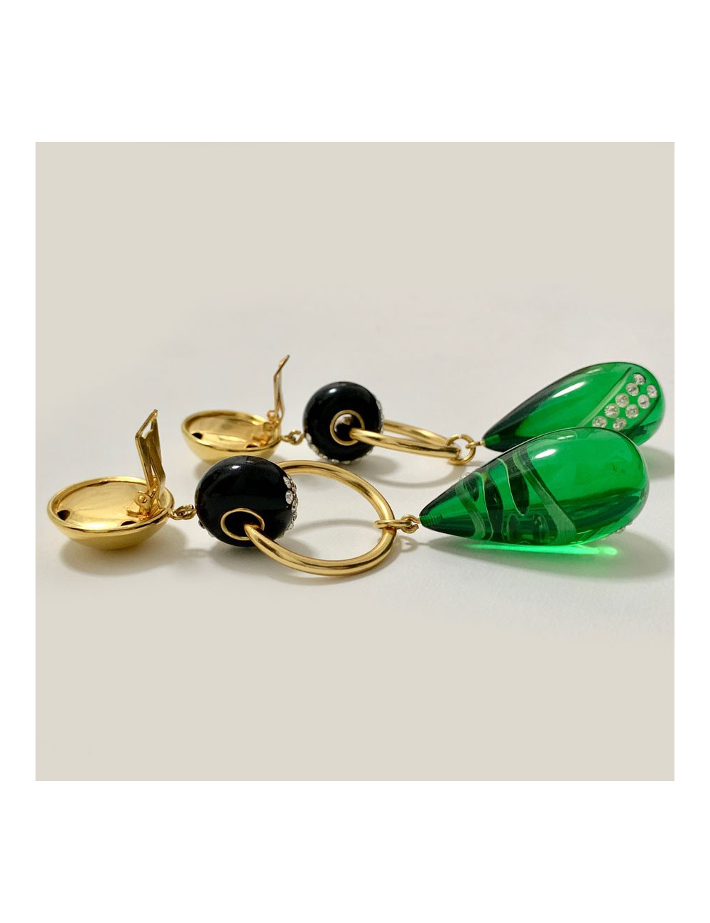 Boucles d'oreille clips pendantes vert émeraude
