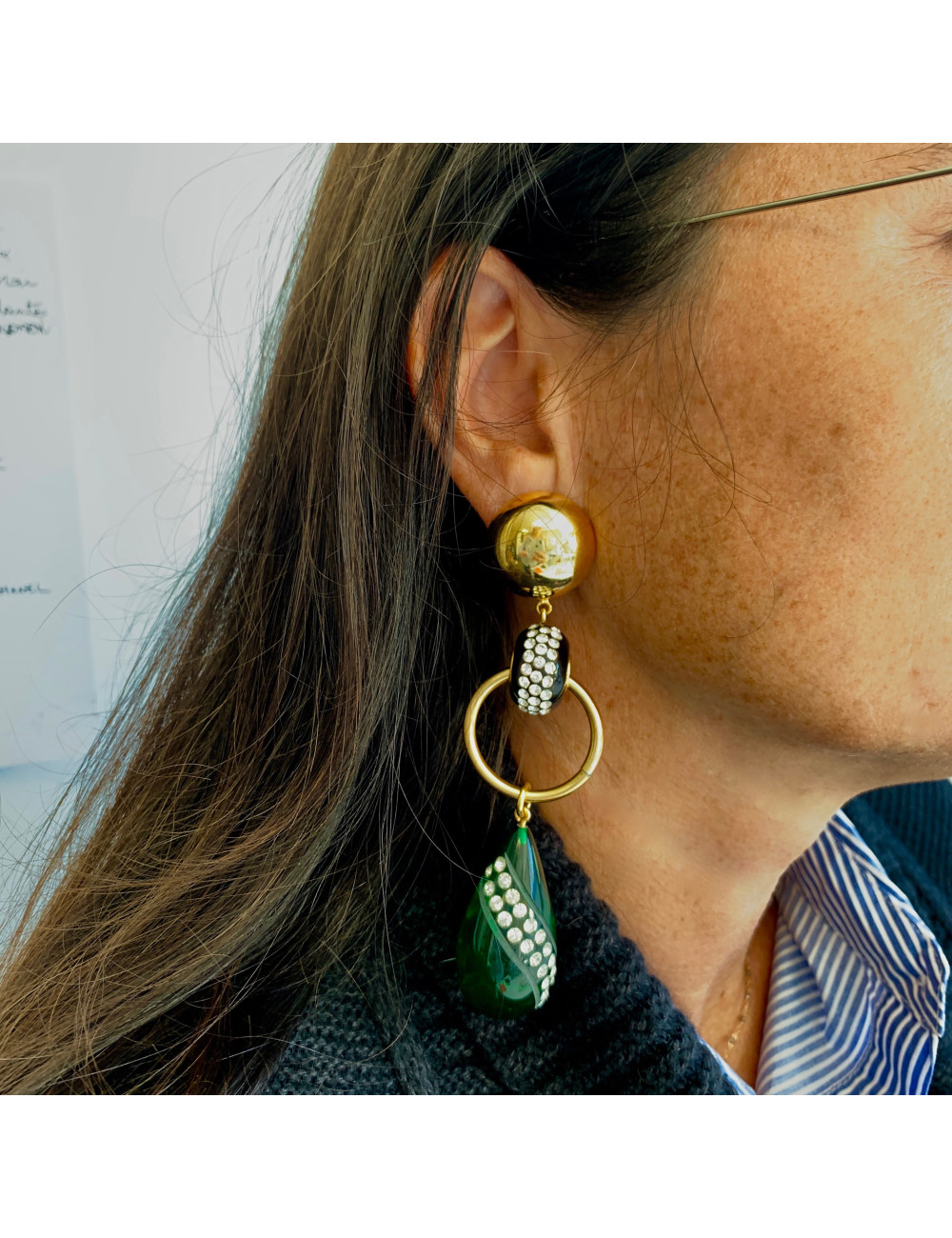 Boucles d'oreille clips pendantes vert émeraude