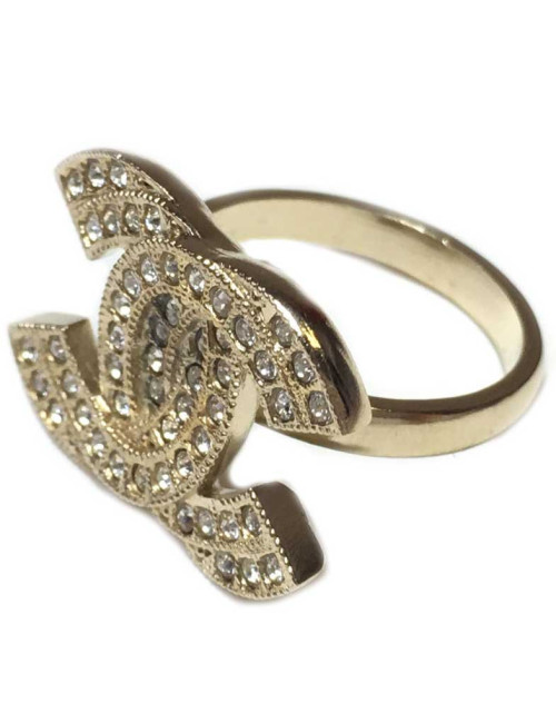 Bague CHANEL T52 CC dore et strass Swarovski