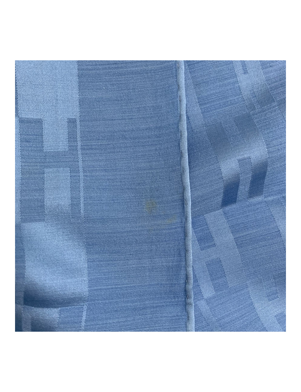 Etole Façonnée Grand H HERMES en soie et laine bleue