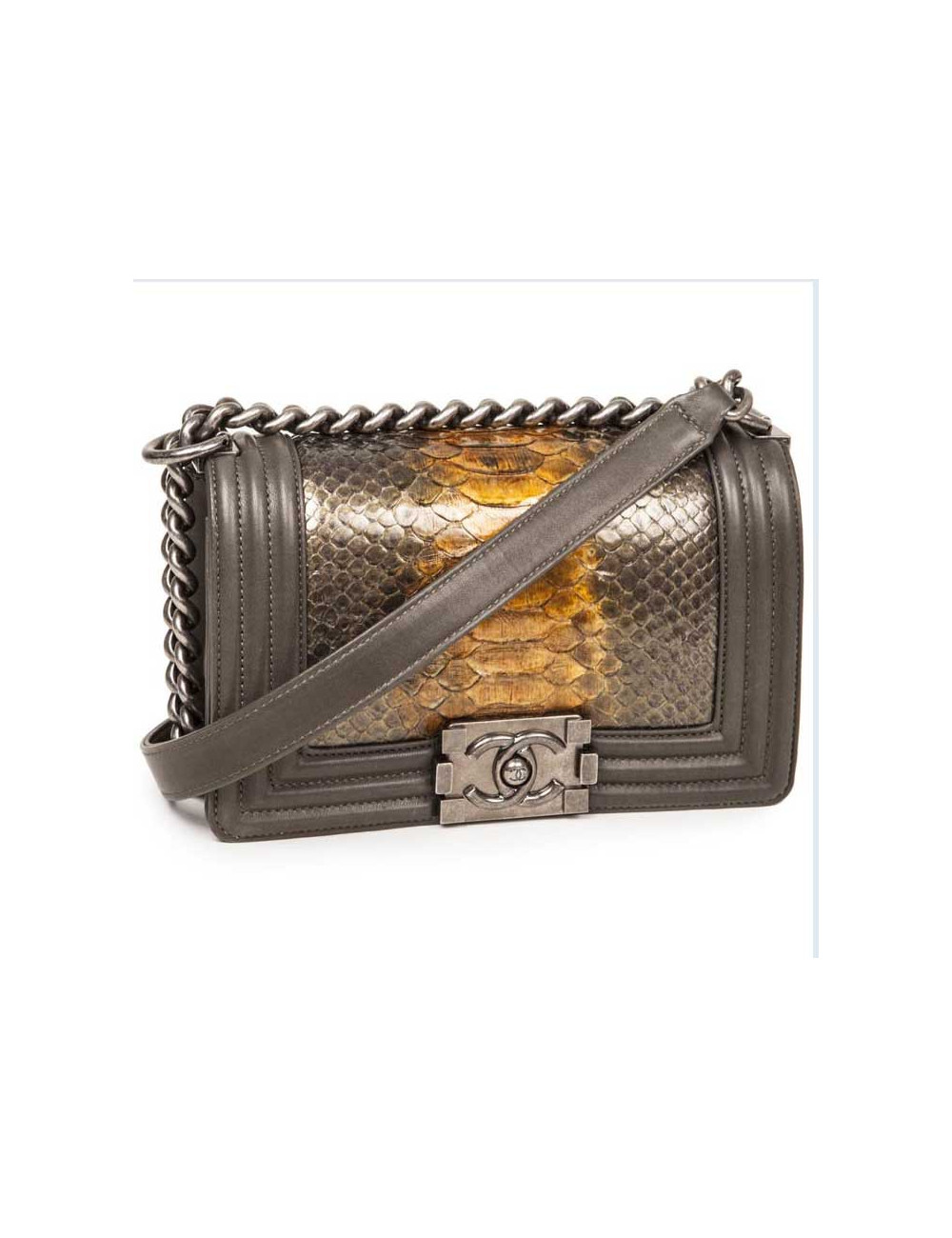 Sac CHANEL en cuir matelassé vert