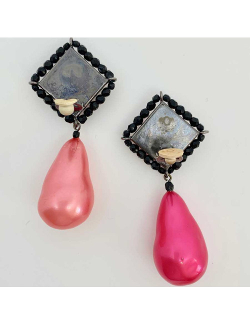 Boucles d'oreille perle rose non signés