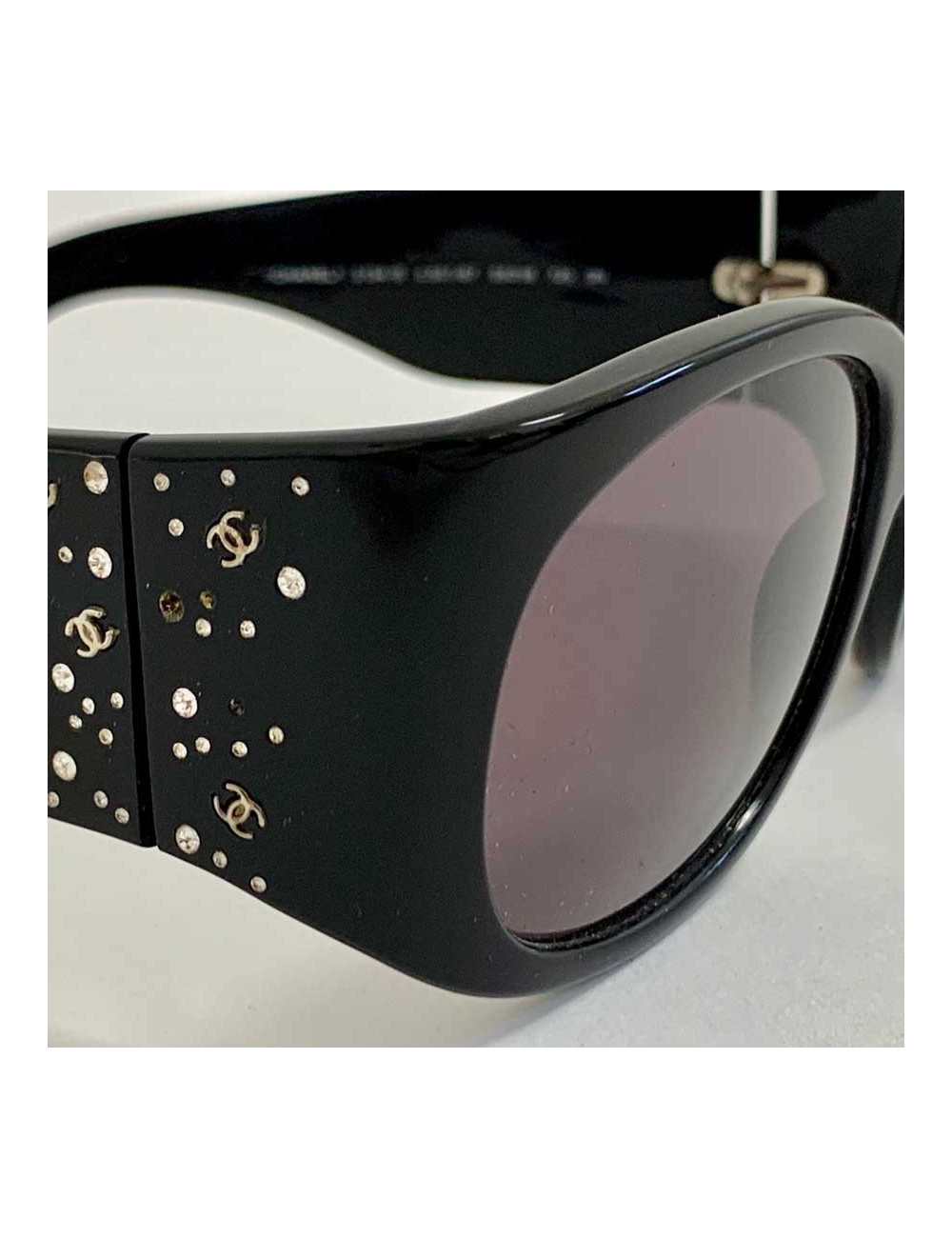 Lunettes de soleil CHANEL CC strass