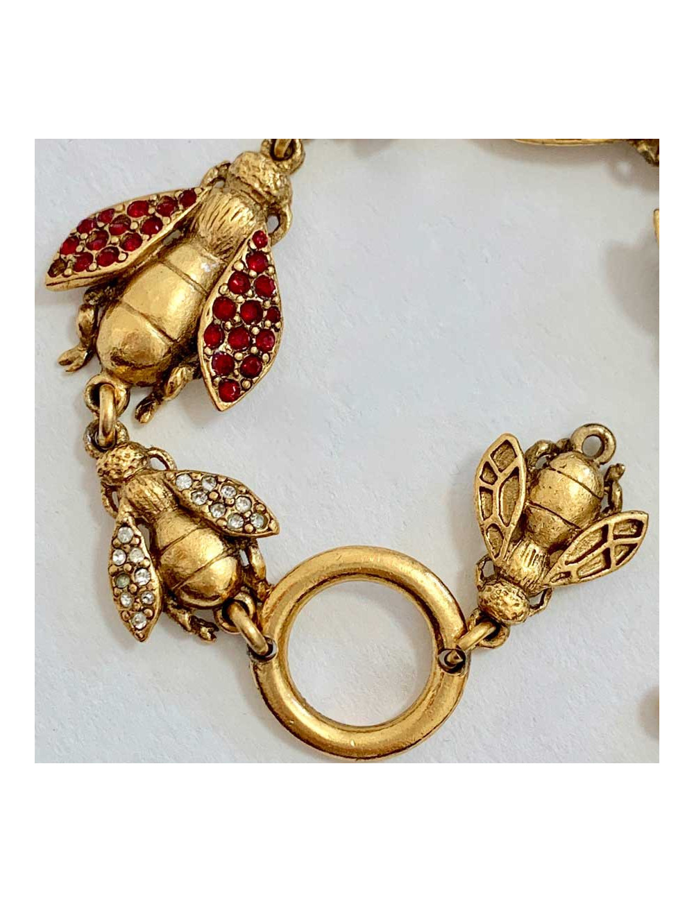 Bracelet Abeille doré en métal non signé 