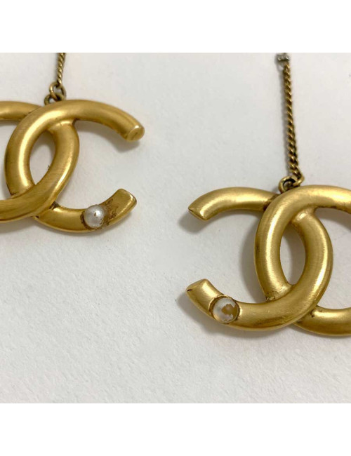 Boucles d'oreilles CC or mat