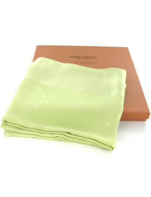 Foulard LOUIS VUITTON vert pomme en soie