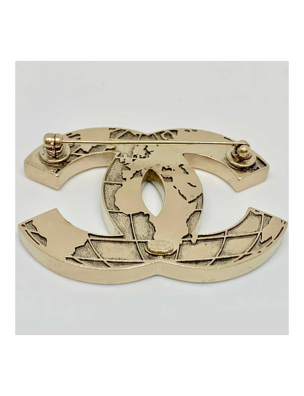 Broche mappe monde CC CHANEL