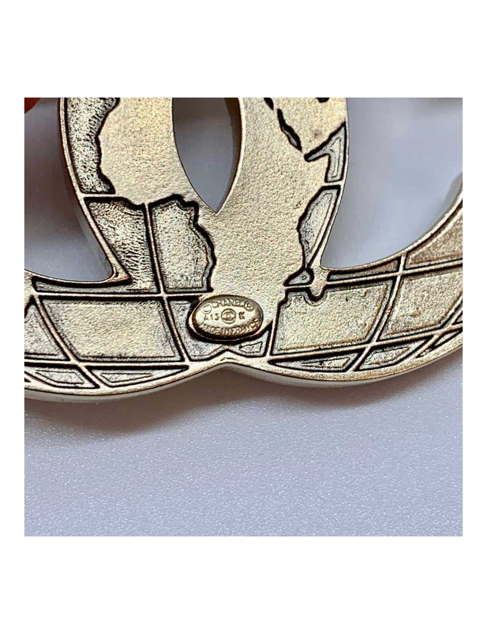 Broche mappe monde CC CHANEL