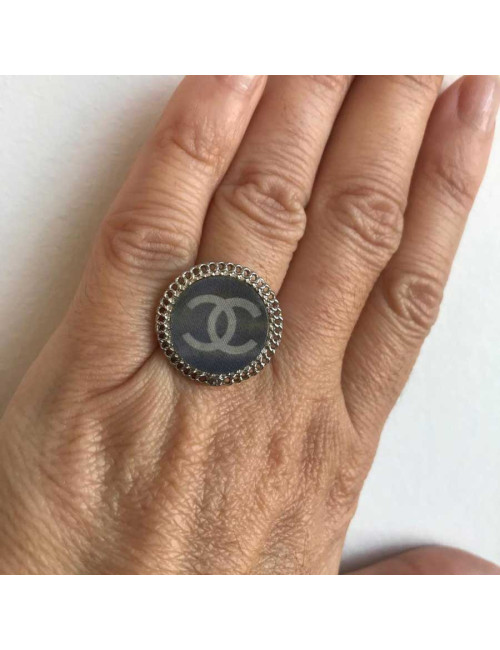 Bague CHANEL grise T51 CC en hologramme