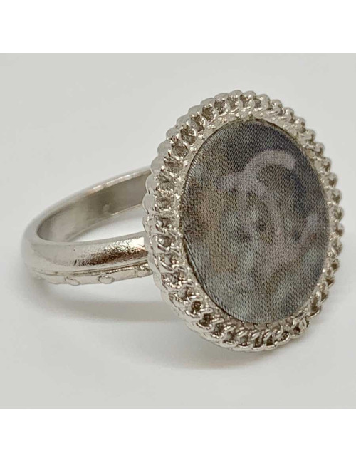 Bague CHANEL grise T51 CC en hologramme
