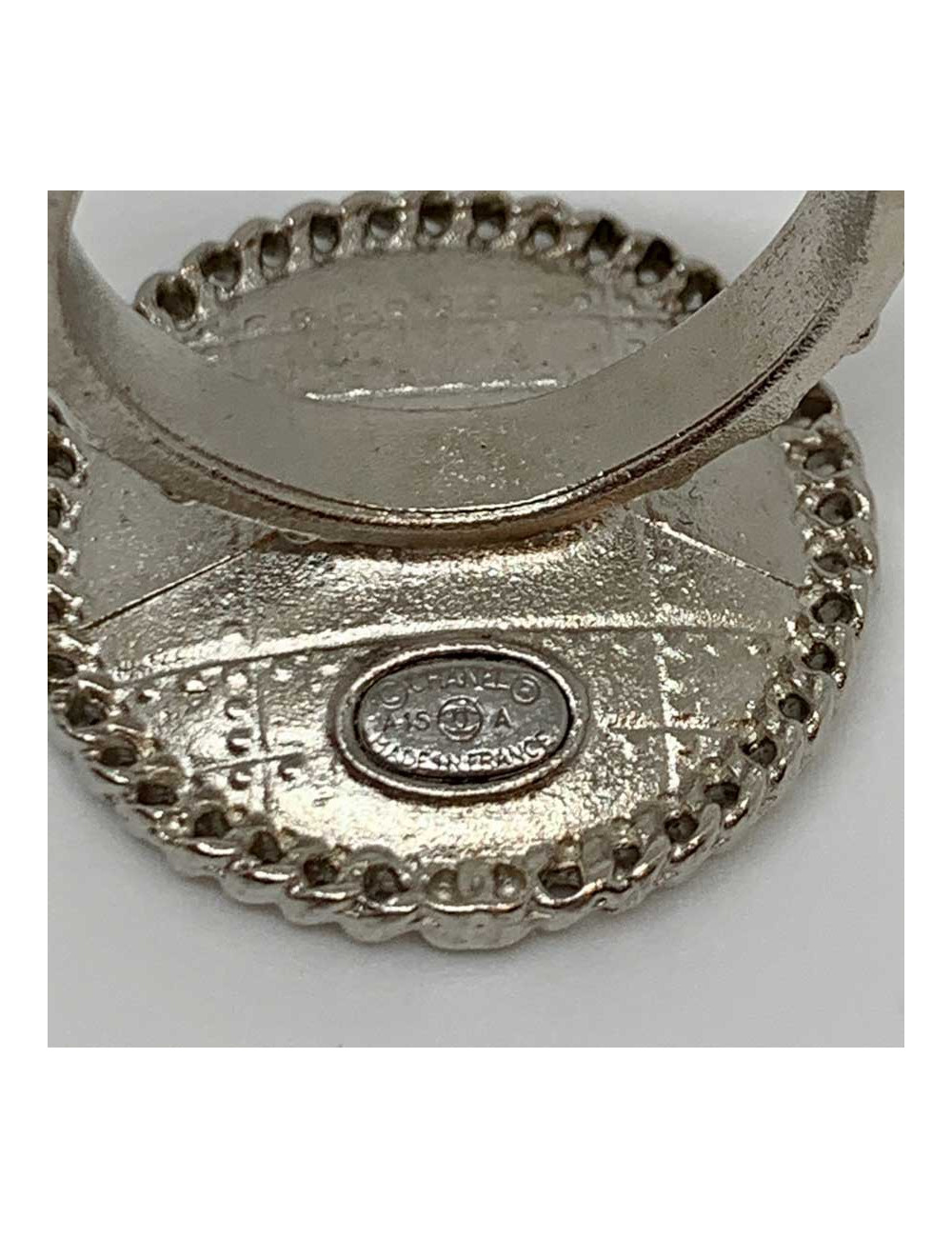 Bague CHANEL grise T51 CC en hologramme