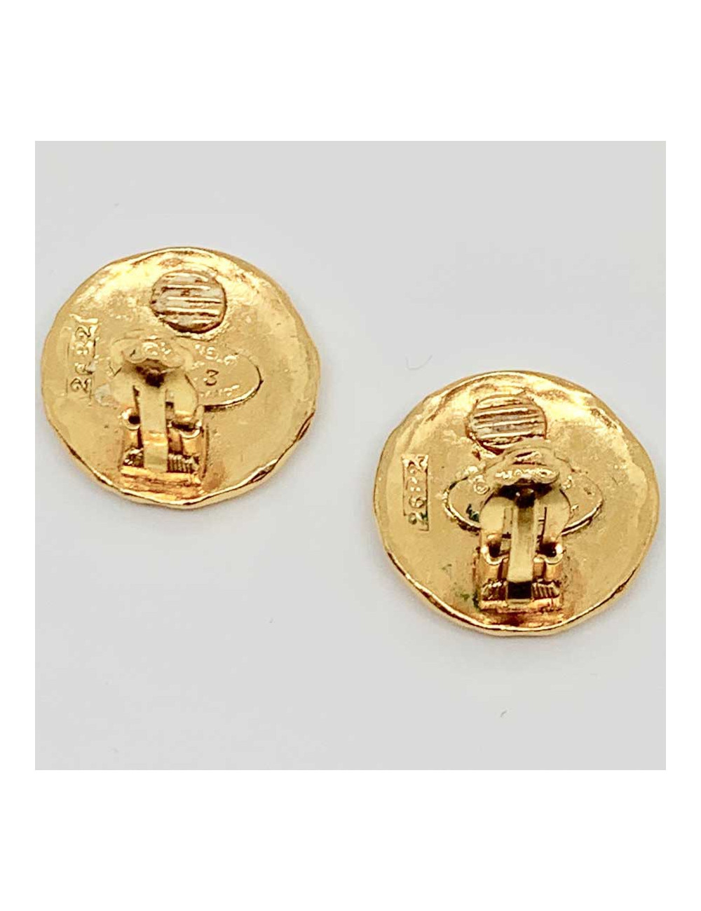 Boucles d'oreille  CHANEL  Zodiaque "Lion" Vintage